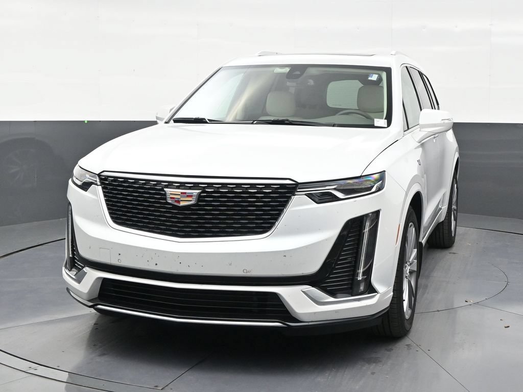 Used 2025 Cadillac XT6 Premium Luxury w/ LPO, Floor Liner Package FWD image 8