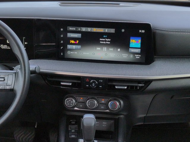 Used 2025 Nissan Kicks SV FWD image 17