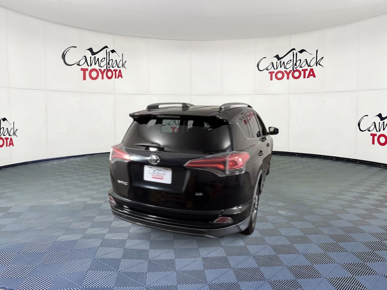 Used 2017 Toyota RAV4 LE FWD image 9