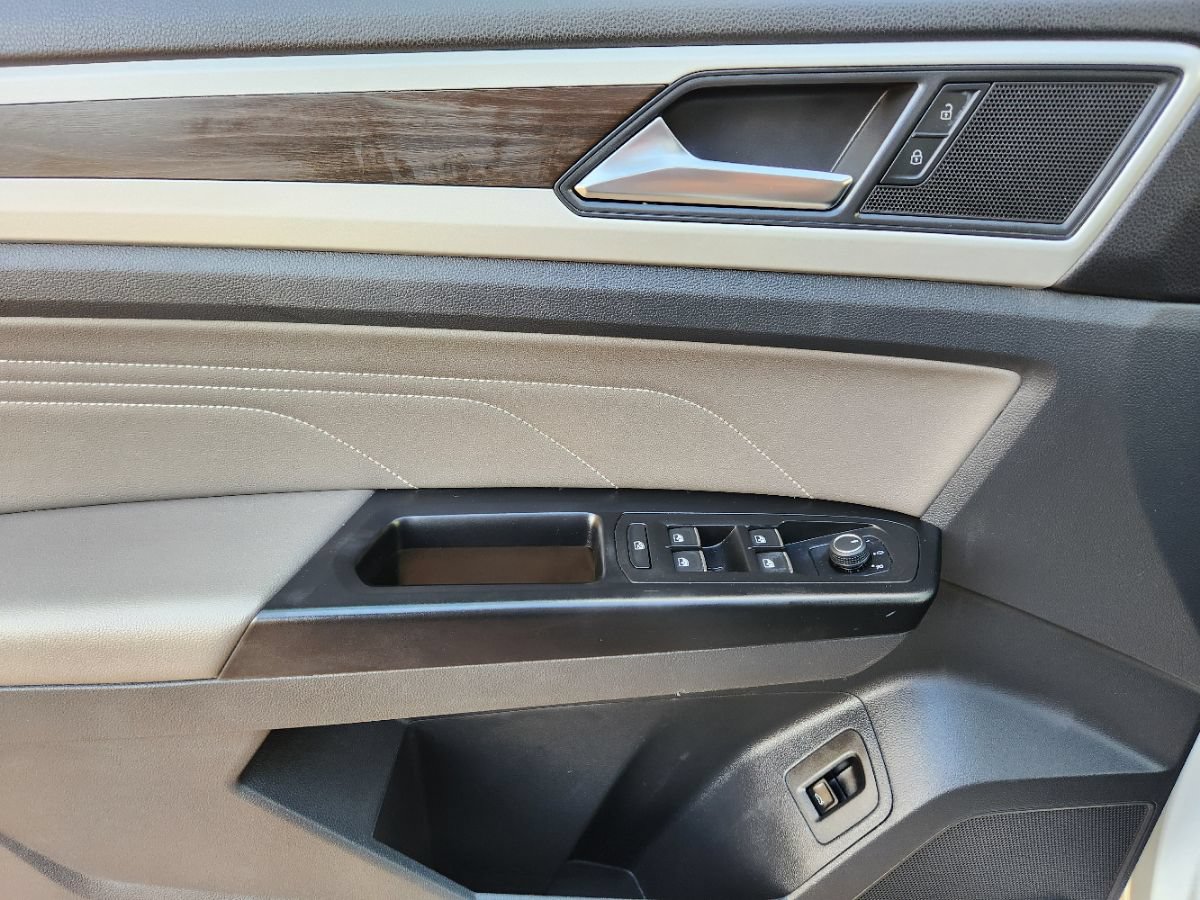 Used 2021 Volkswagen Atlas SE w/ Panoramic Sunroof Package FWD image 43