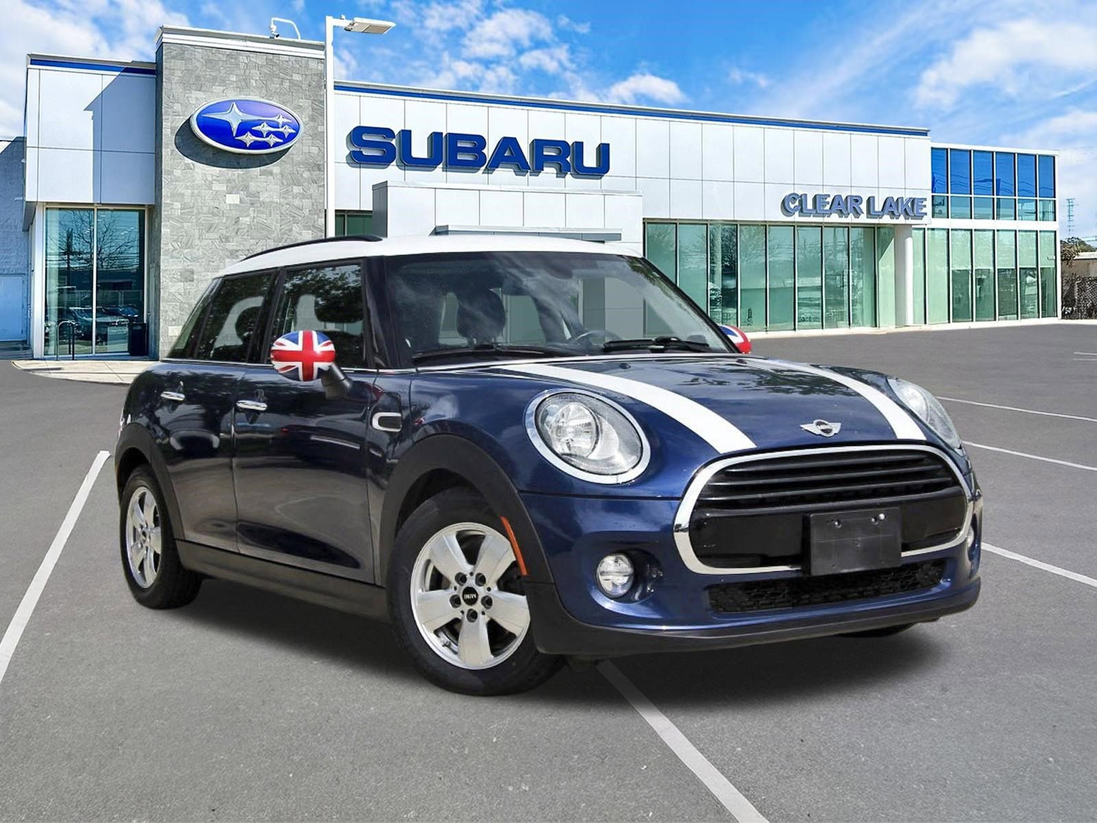 Used 2017 MINI Cooper 4-Door Hardtop image 1