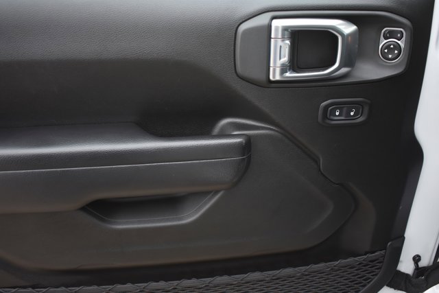 Used 2021 Jeep Gladiator Mojave w/ Cold Weather Group image 14