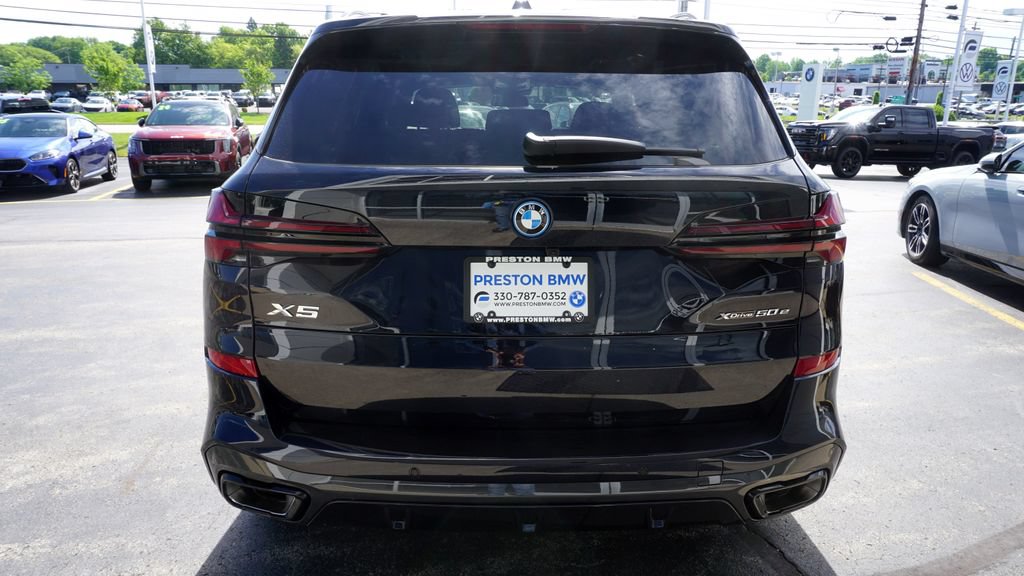 New 2026 BMW X5 xDrive50e w/ M Sport Package AWD/4WD image 6