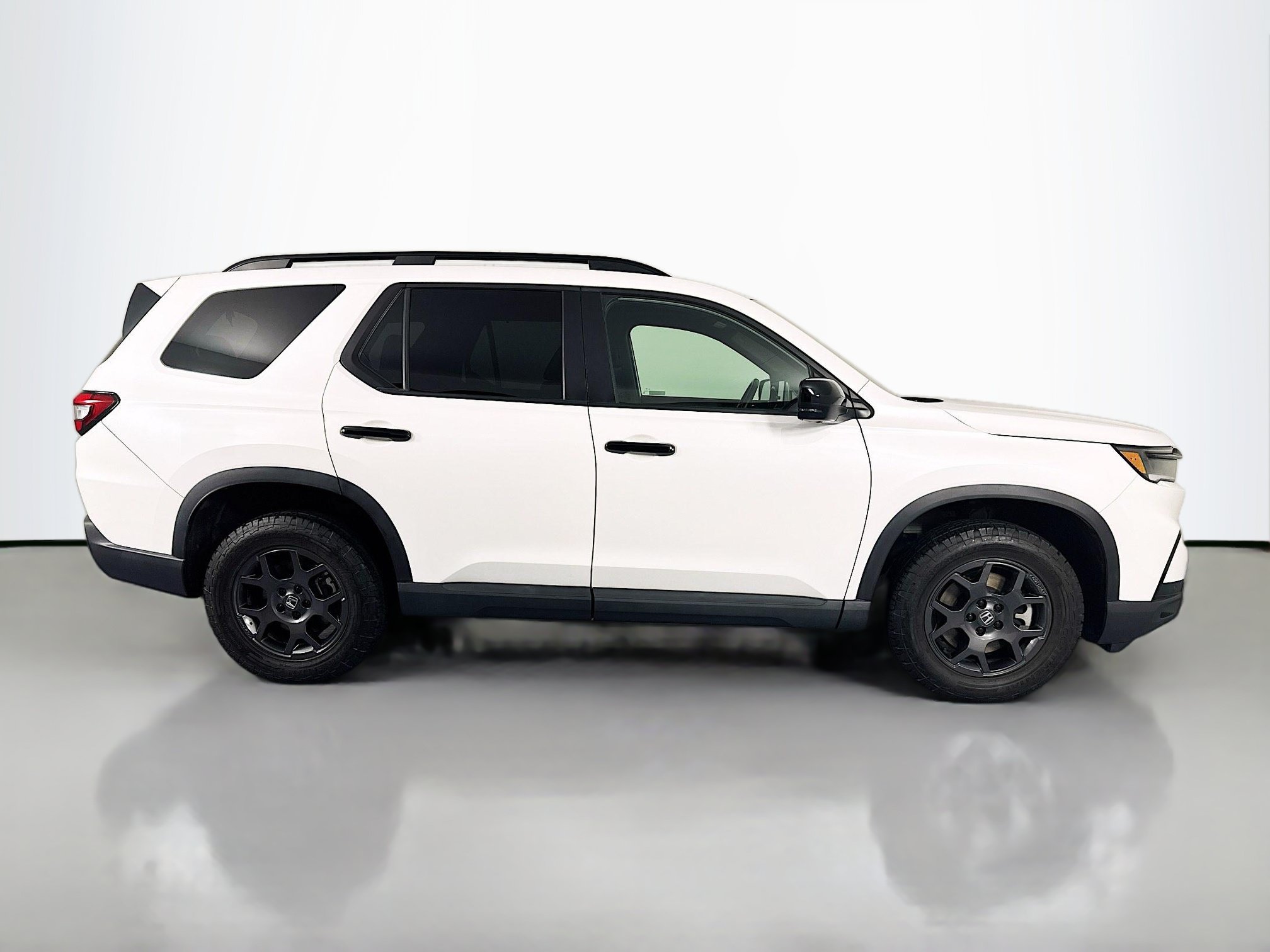 Certified 2023 Honda Pilot TrailSport image 4