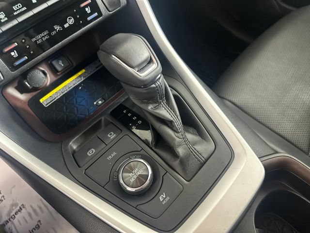 Used 2021 Toyota RAV4 Limited AWD/4WD image 17