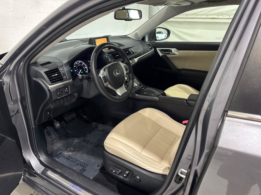 Used 2012 Lexus CT 200h Premium w/ Premium Audio Pkg FWD image 27