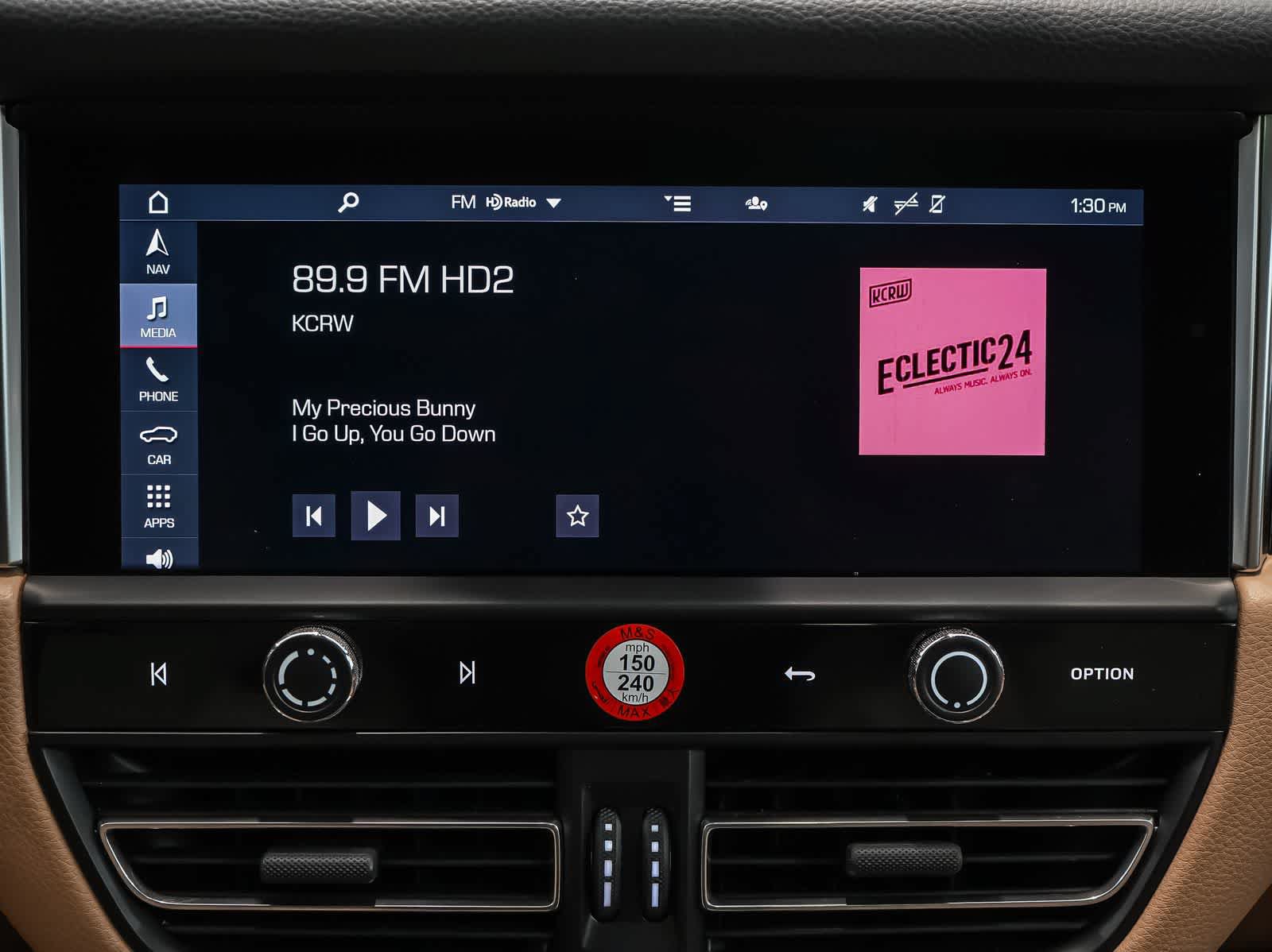 Certified 2024 Porsche Macan AWD/4WD image 18