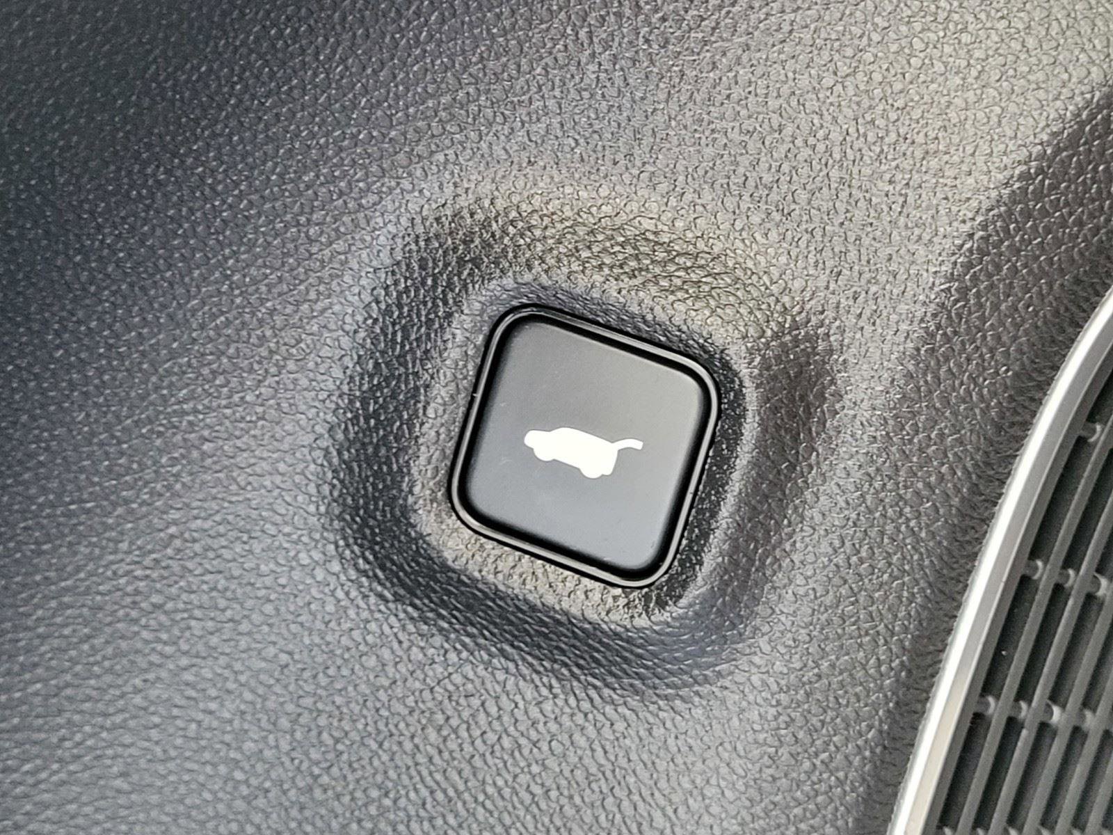 Used 2023 Acura MDX FWD w/ Technology Package image 18
