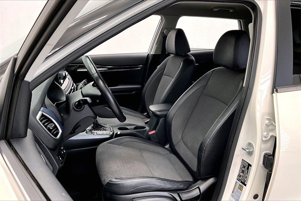 Used 2021 Kia Seltos S image 24