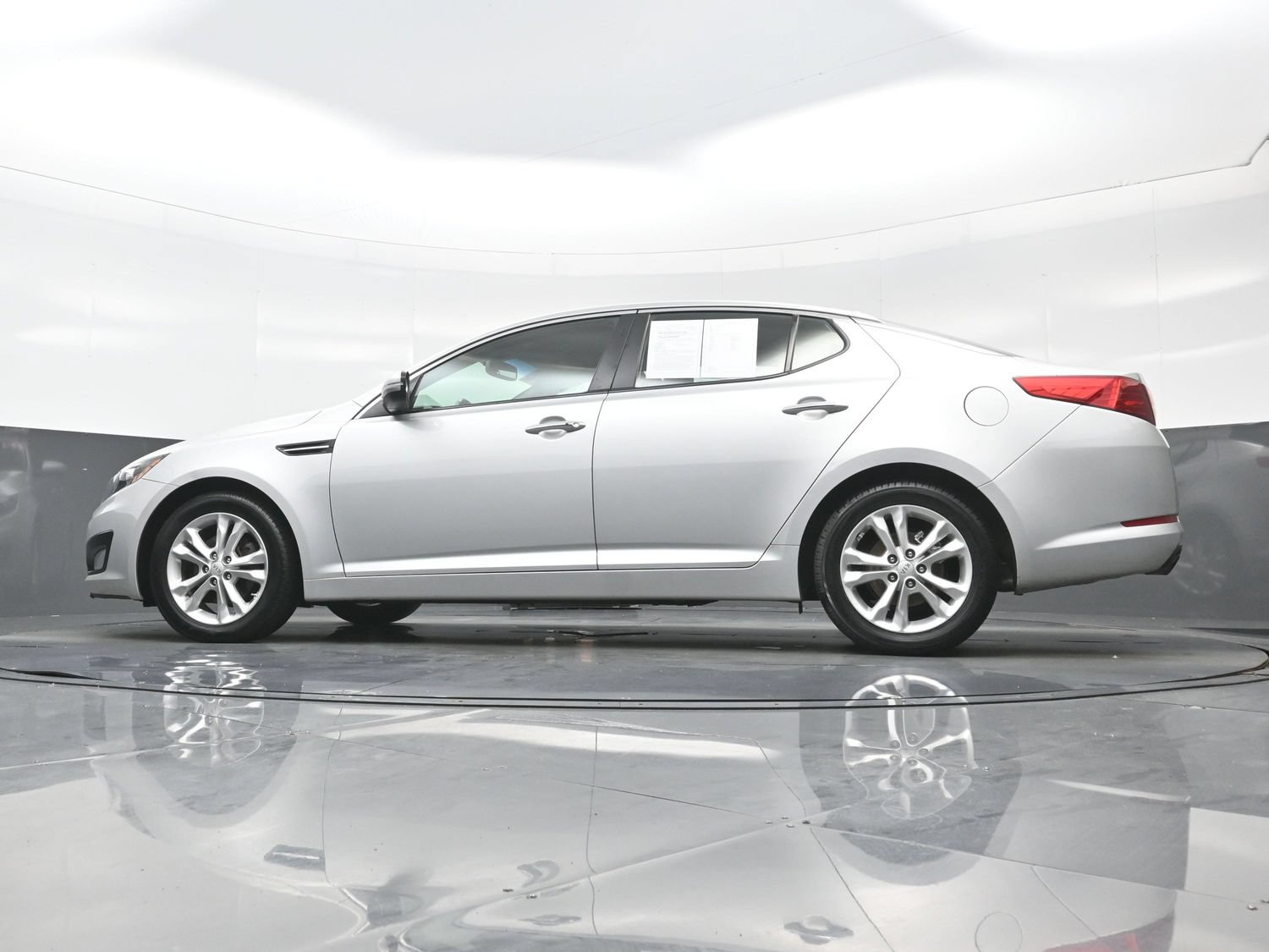 Used 2012 Kia Optima EX FWD image 25