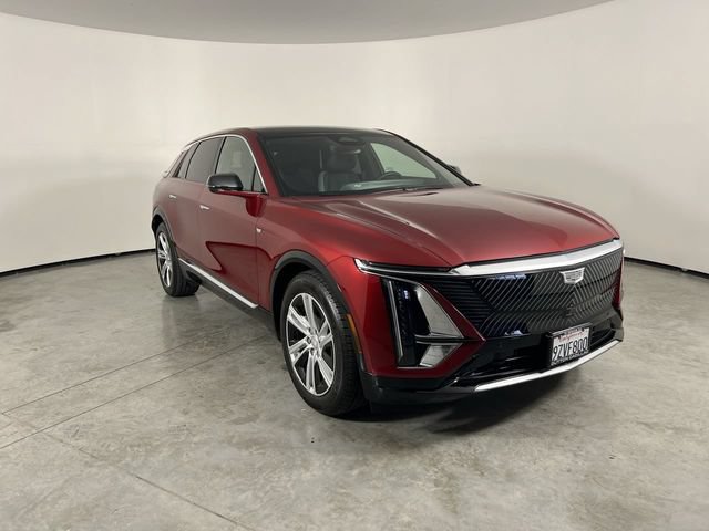 Used 2024 Cadillac Lyriq Tech AWD/4WD image 2