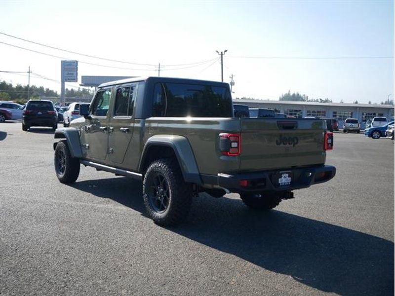 New 2025 Jeep Gladiator Willys image 3