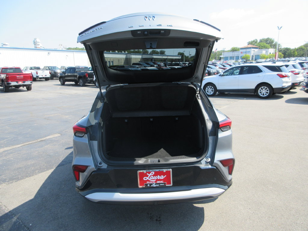 Used 2025 Buick Envista Sport Touring FWD image 8