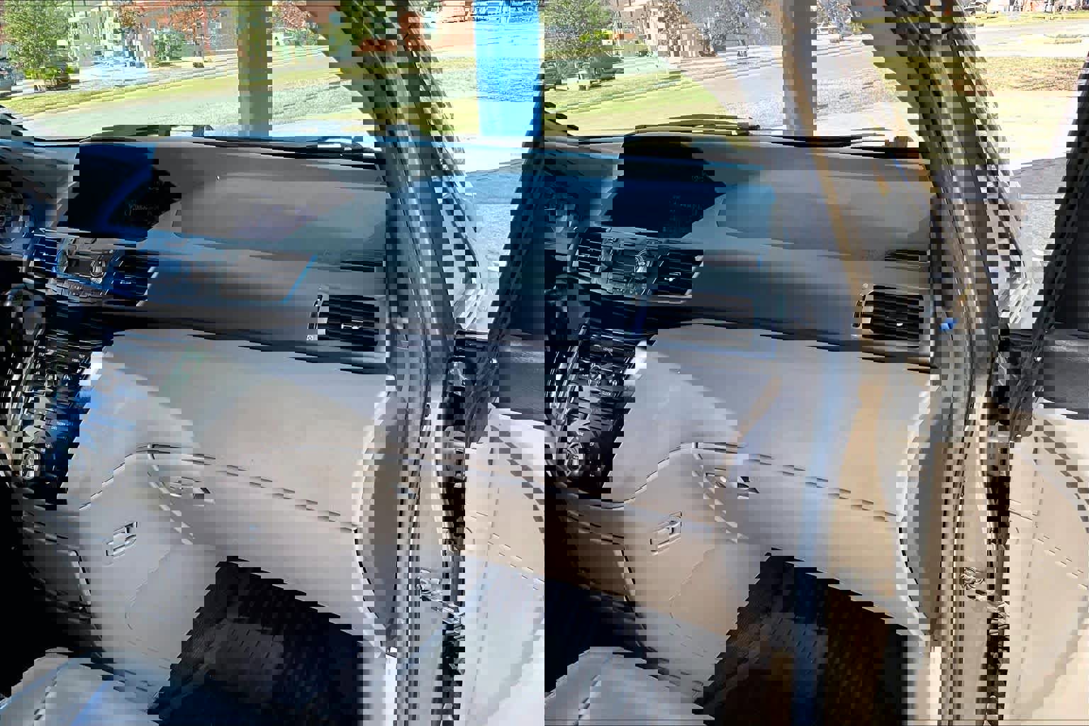 Used 2012 Honda Odyssey EX-L image 18