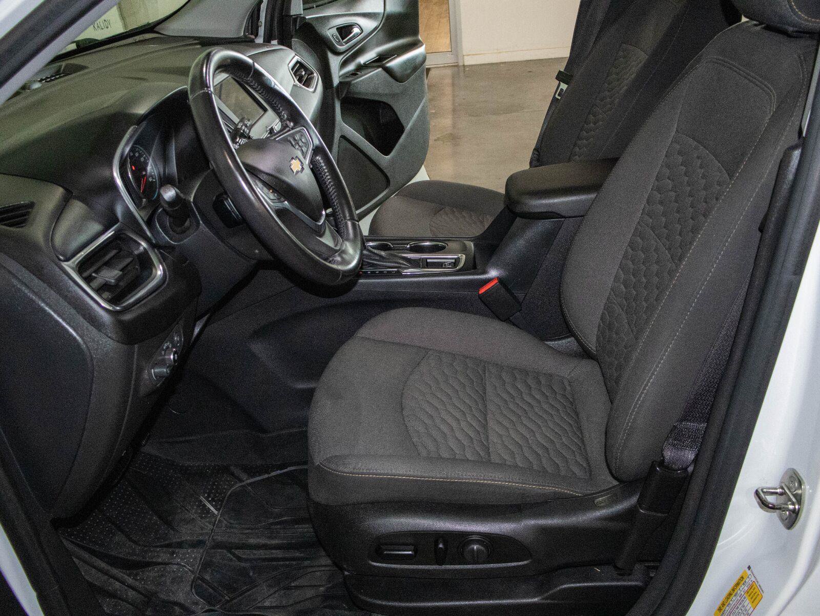 Used 2020 Chevrolet Equinox LT FWD image 7