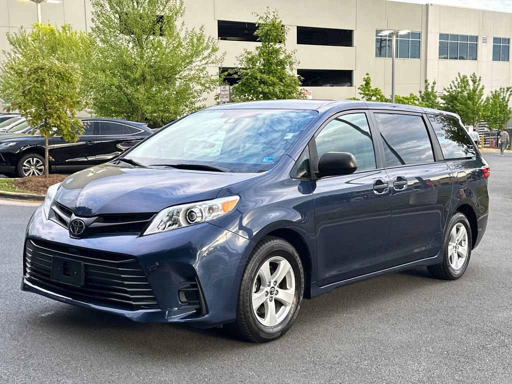 Used 2019 Toyota Sienna L FWD image 2