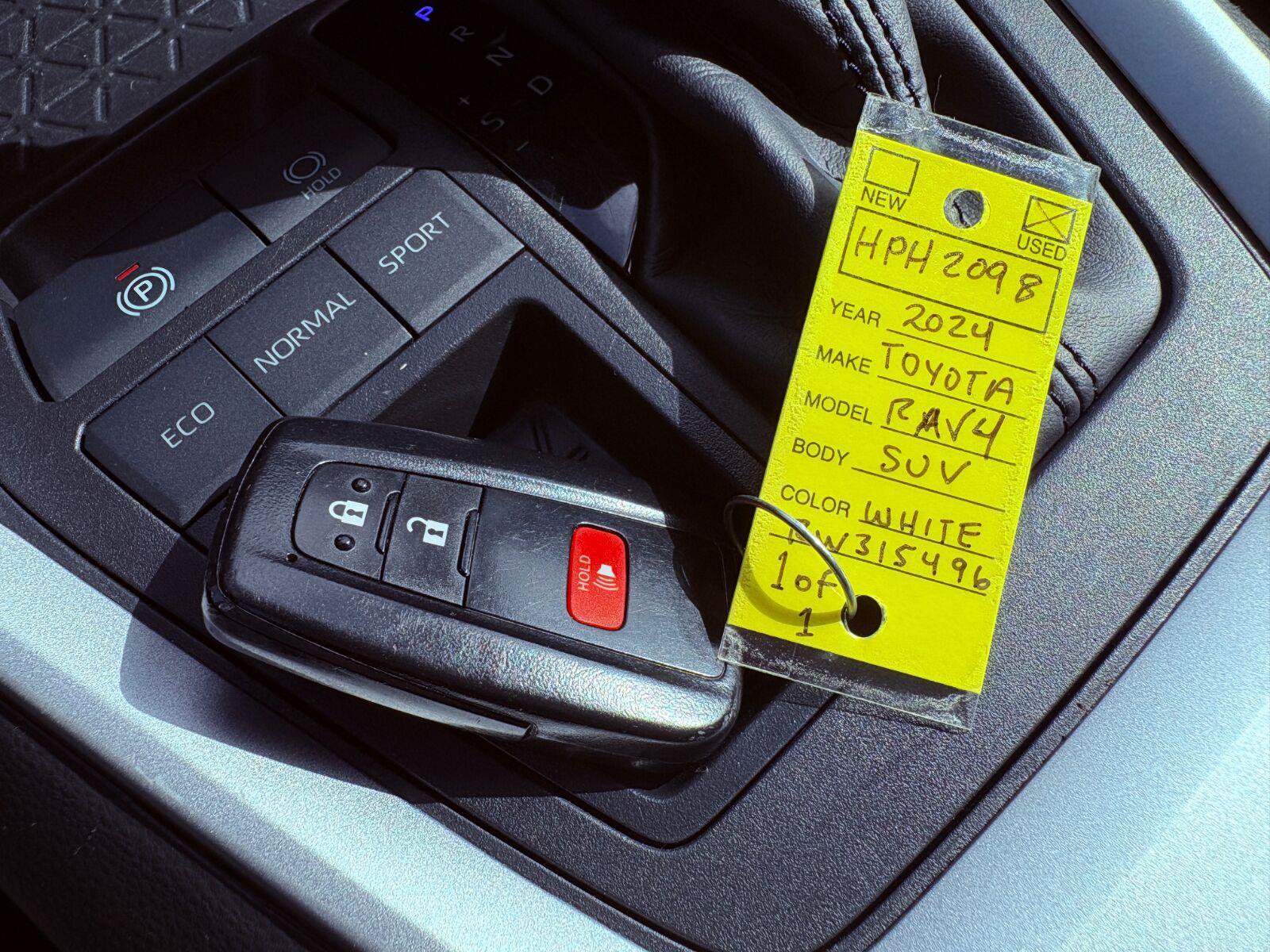 Used 2024 Toyota RAV4 XLE FWD image 38