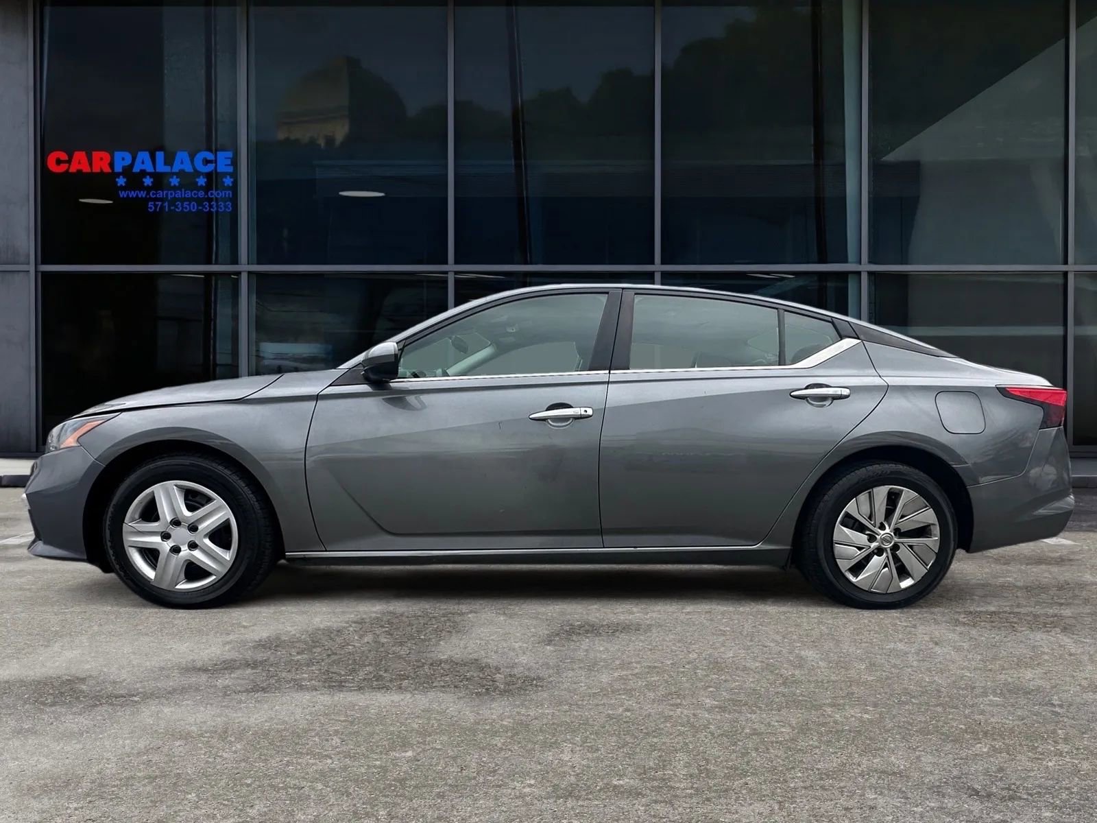 Used 2022 Nissan Altima 2.5 S image 2