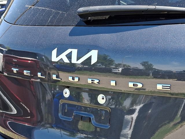 Certified 2022 Kia Telluride EX w/ EX Premium Package AWD/4WD image 30