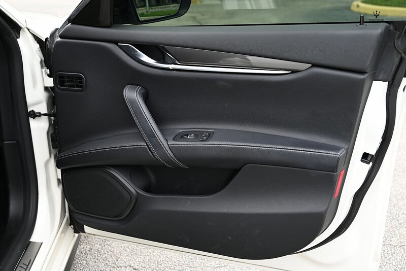 Used 2019 Maserati Ghibli S Q4 image 22