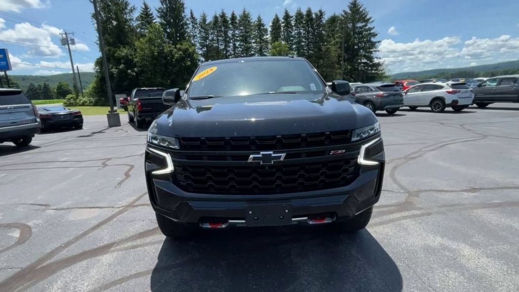 Used 2024 Chevrolet Tahoe Z71 w/ Luxury Package AWD/4WD image 3