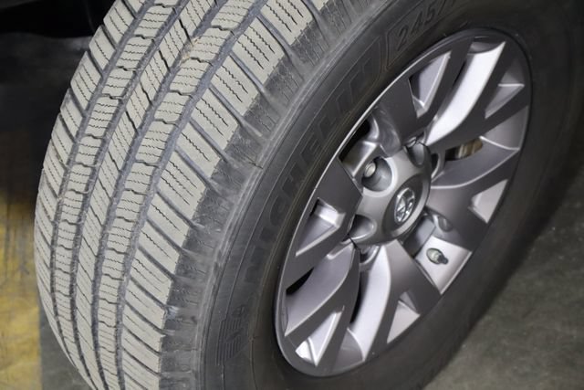 Used 2018 Toyota Tacoma SR5 RWD image 33