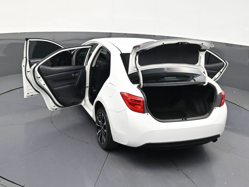 Used 2017 Toyota Corolla FWD image 33