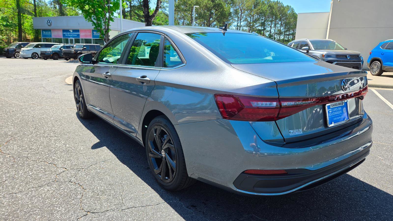 Used 2026 Volkswagen Jetta SE FWD image 5