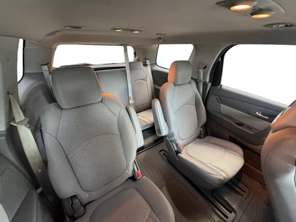 Used 2016 GMC Acadia SLE FWD image 16