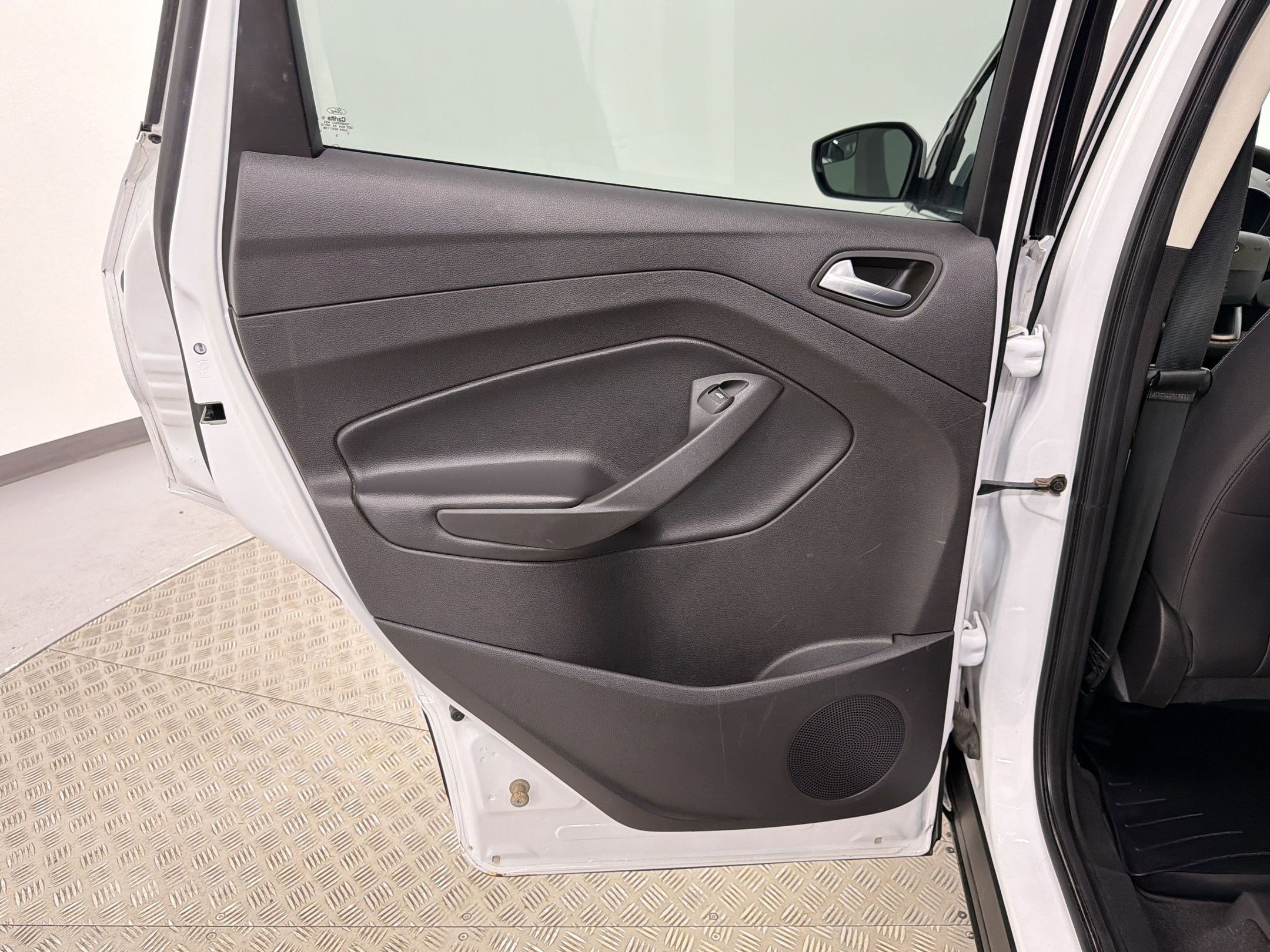 Used 2018 Ford Escape SE FWD image 29