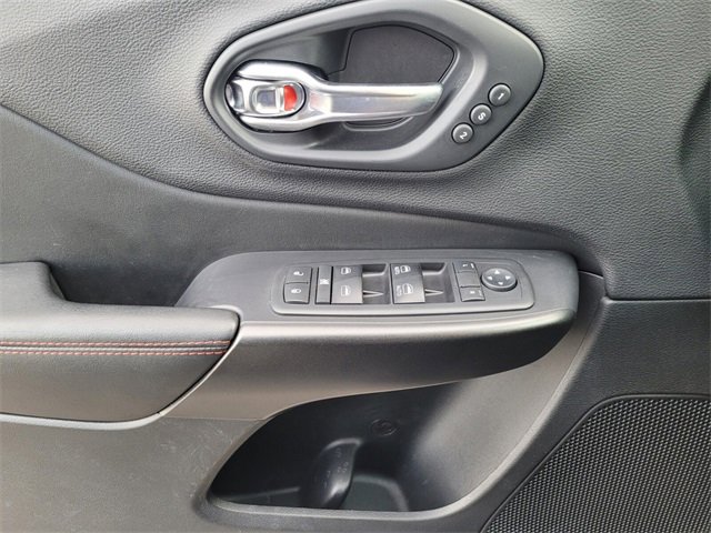 Used 2019 Jeep Cherokee Trailhawk image 33