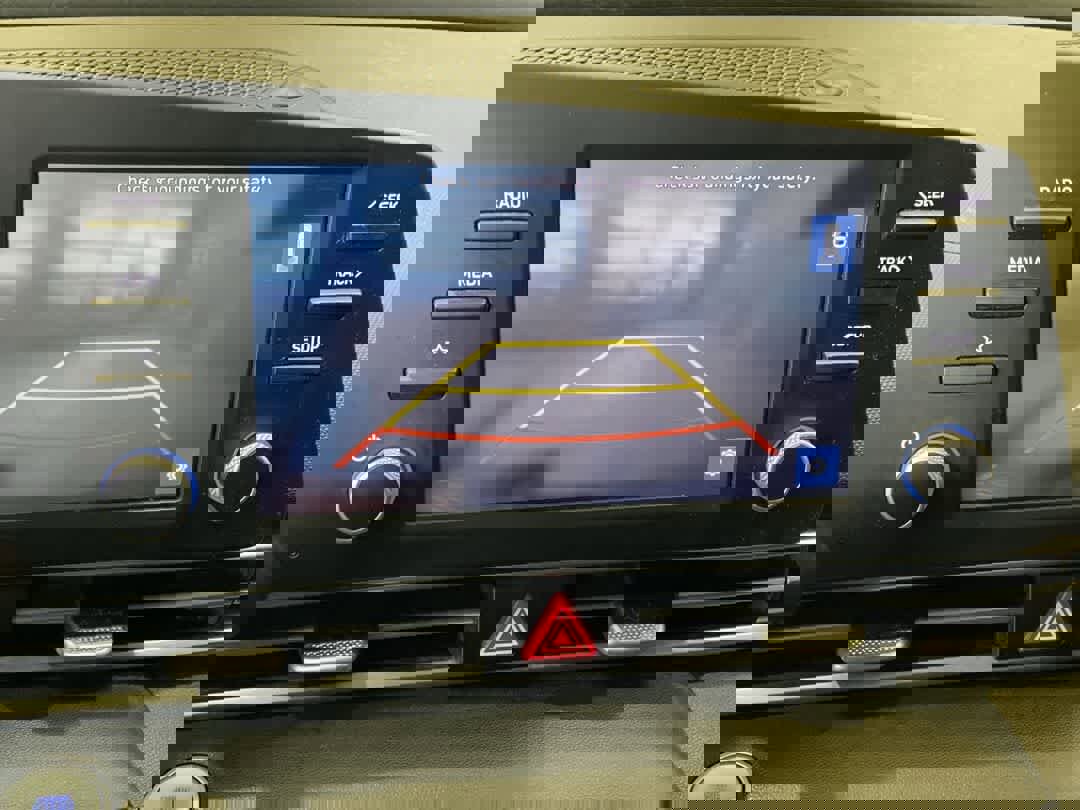 Used 2023 Hyundai Elantra SEL image 19