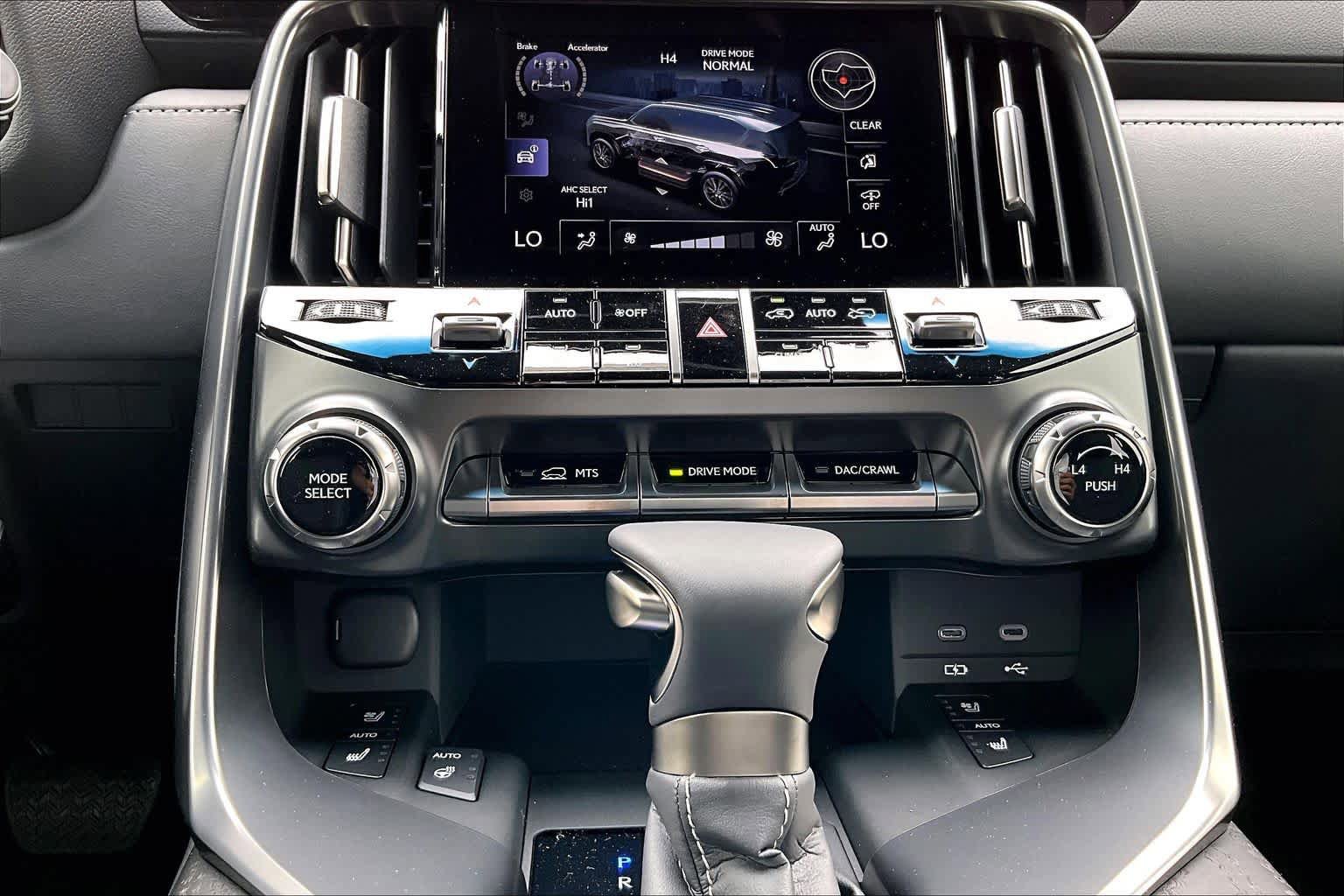 New 2026 Lexus LX 600 4WD w/ Luxury Package image 19
