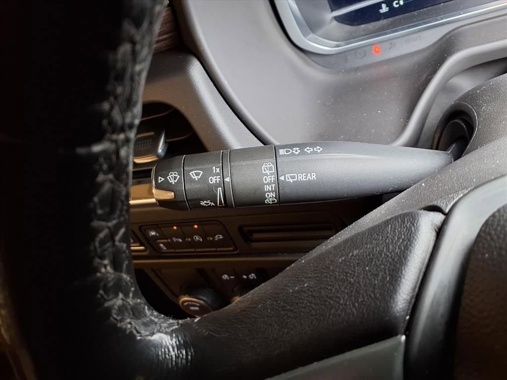 Used 2022 Chevrolet Suburban LT image 8