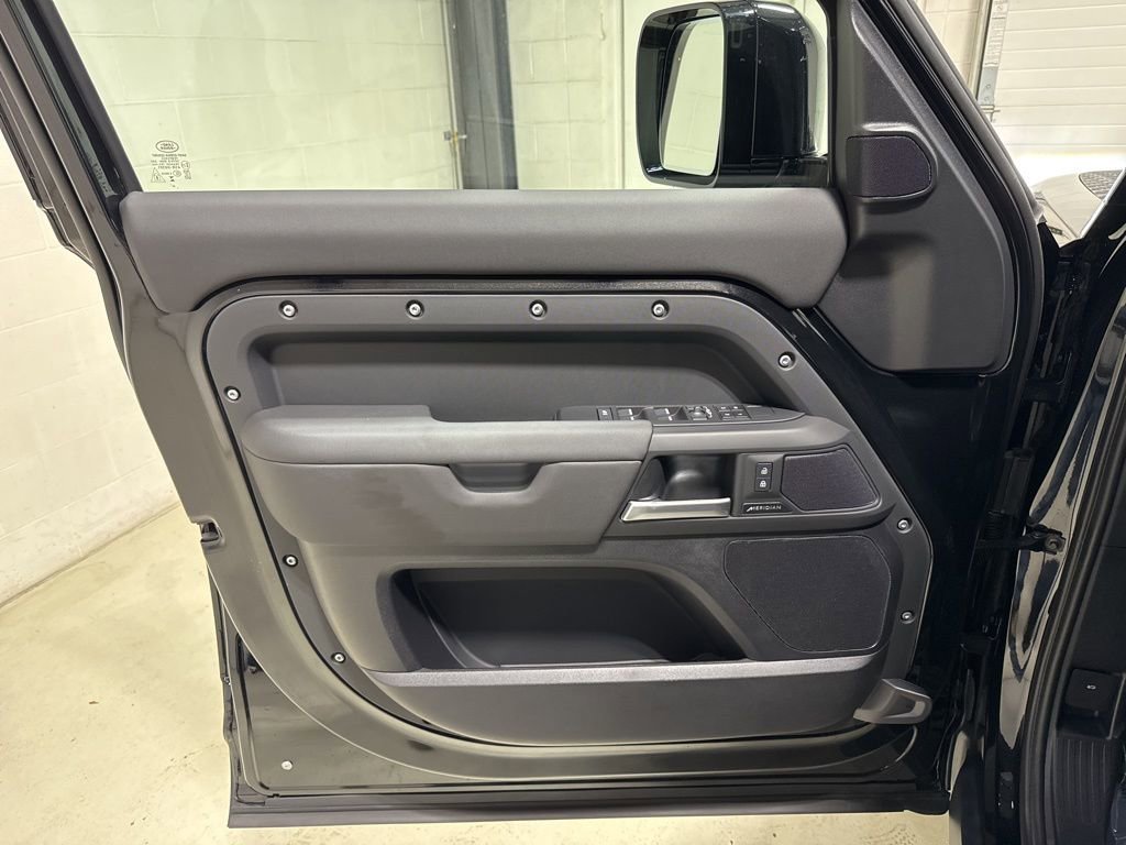 Used 2025 Land Rover Defender 110 S image 11