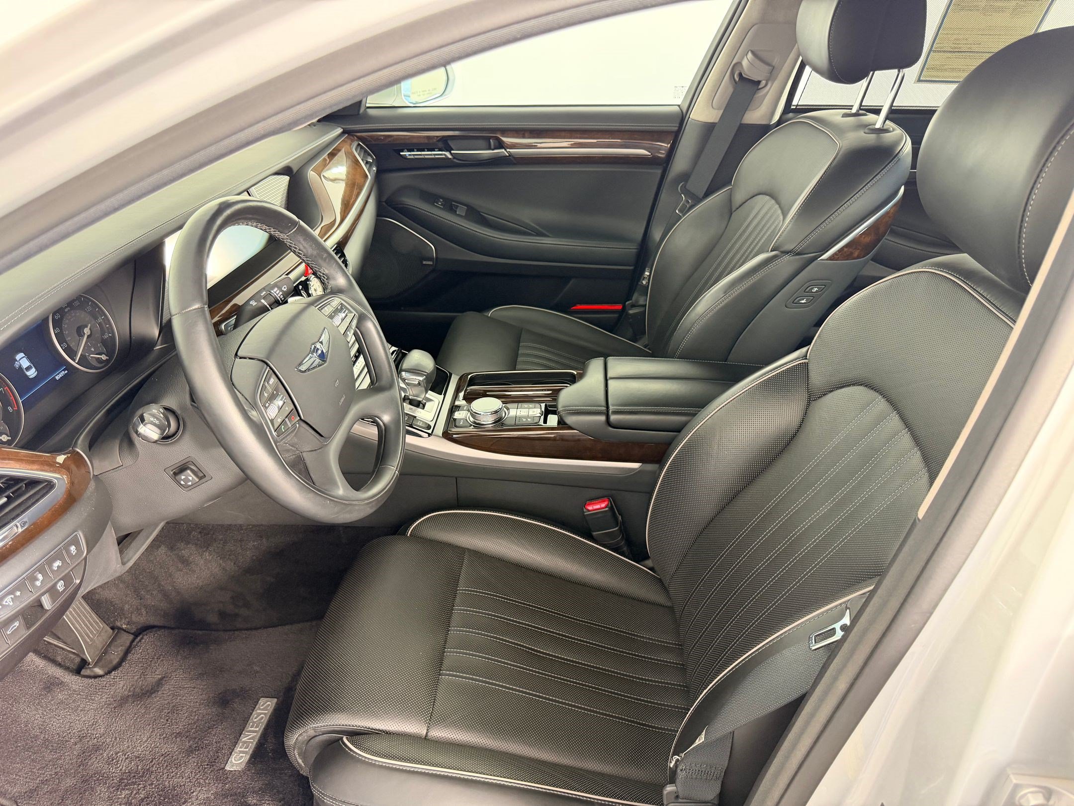 Used 2019 Genesis G90 3.3T Premium AWD/4WD image 5
