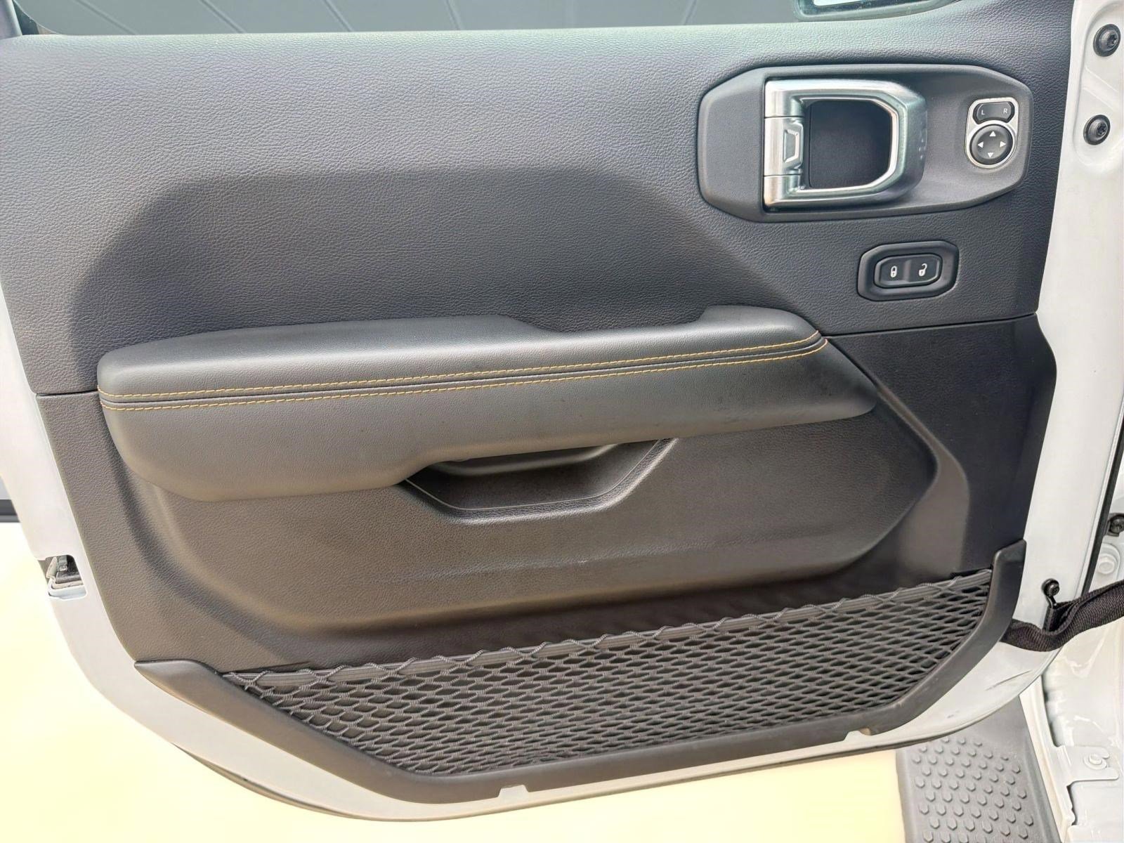 Certified 2025 Jeep Wrangler Sahara image 21