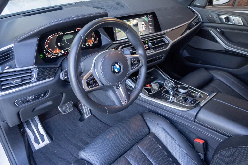 Used 2020 BMW X7 M50i w/ Dynamic Handling Package image 11