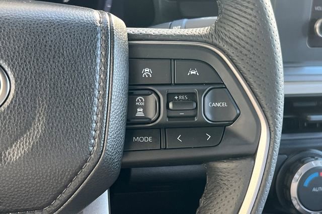 Used 2025 Toyota Tacoma TRD Sport AWD/4WD image 30