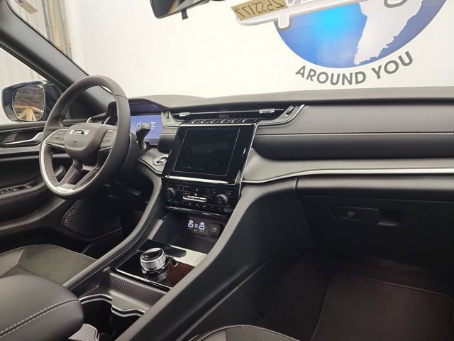 New 2025 Jeep Grand Cherokee L Altitude image 25