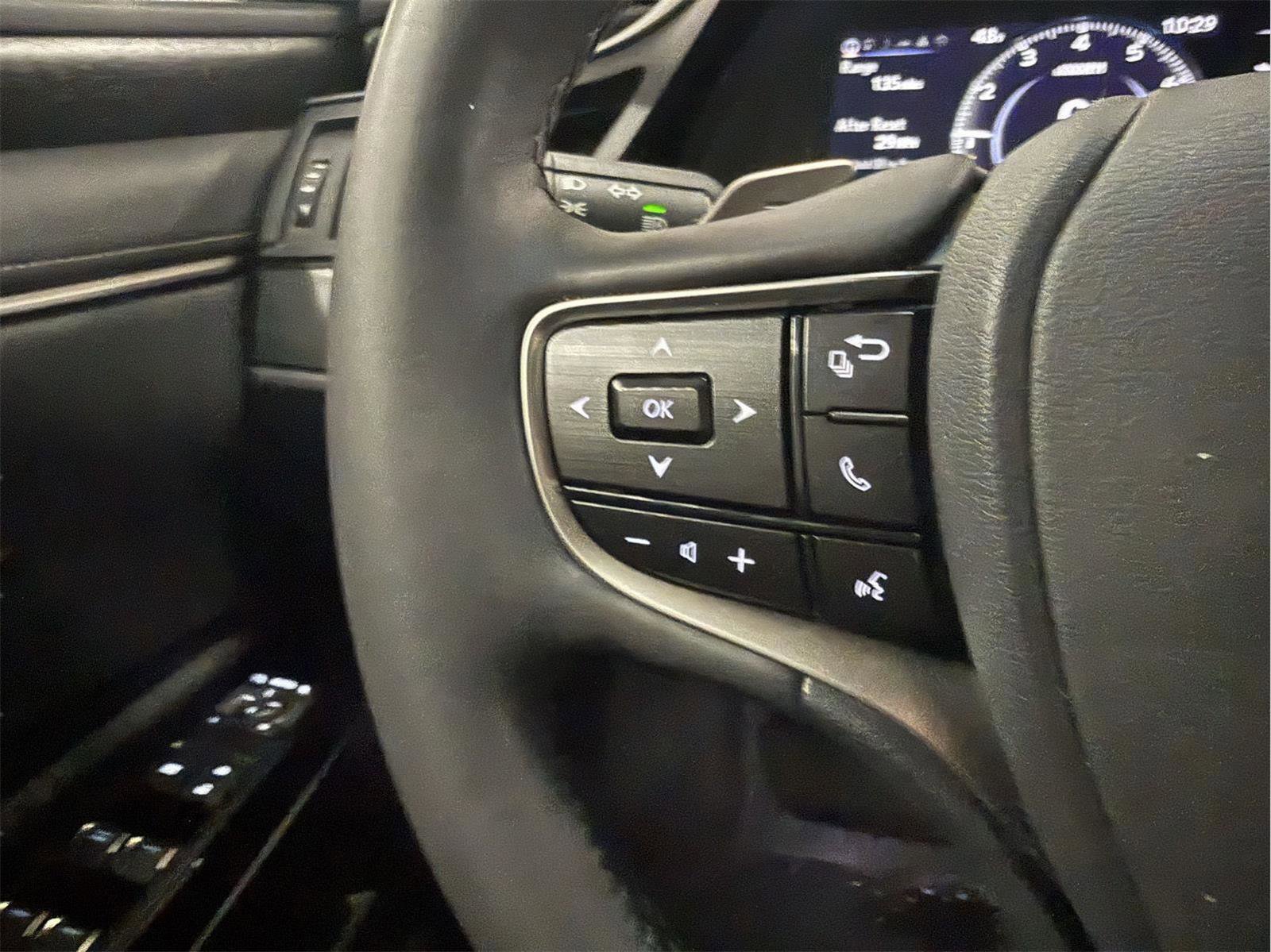 Used 2023 Lexus ES 350 Base w/ Premium Package image 16