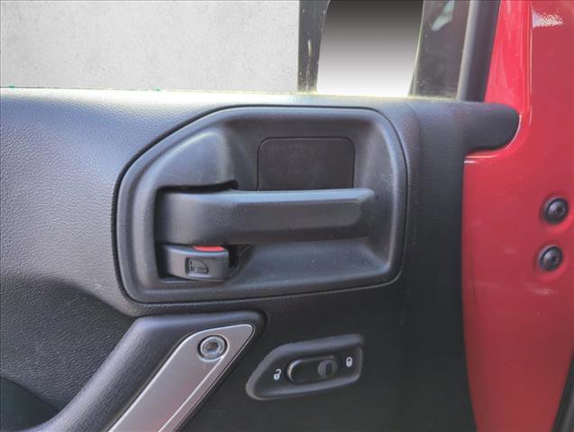 Used 2017 Jeep Wrangler Sahara image 14