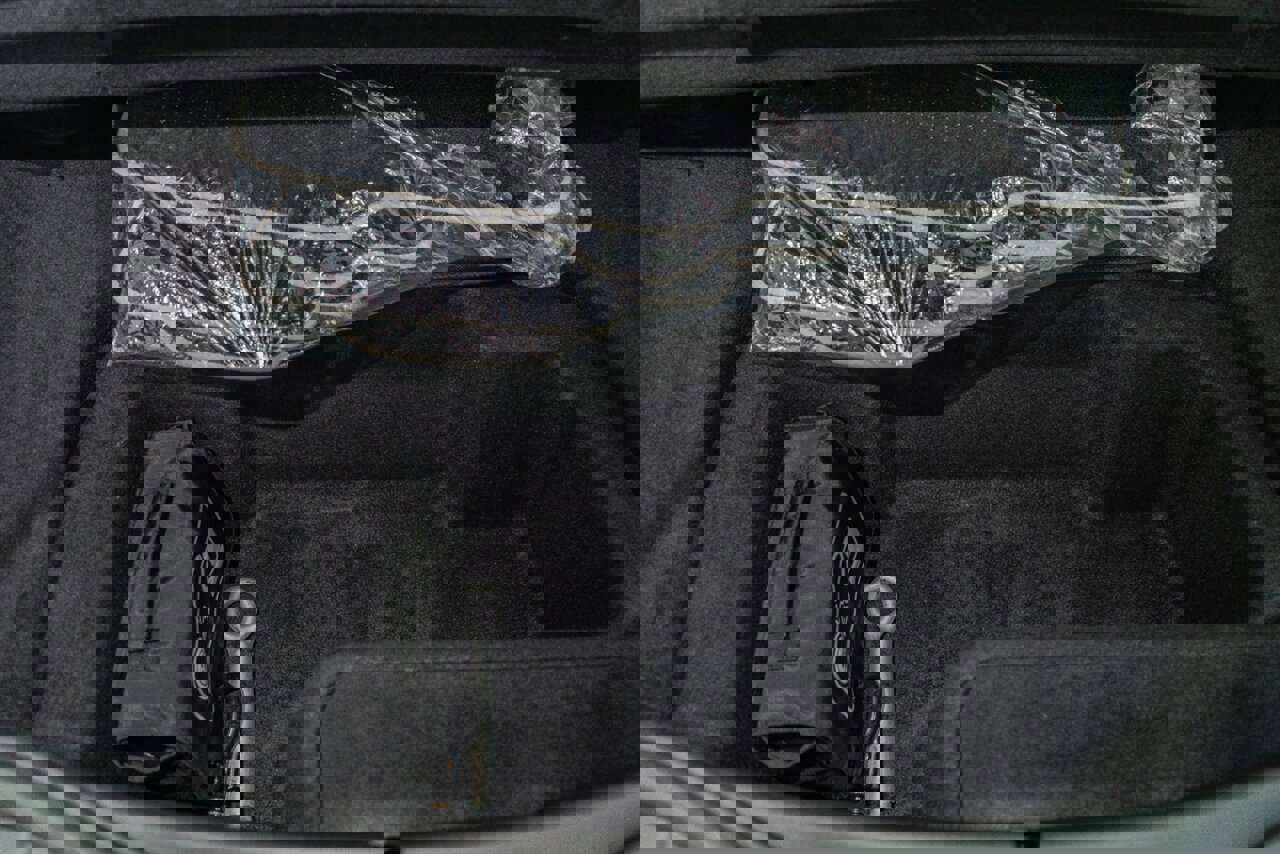 Used 2020 Jaguar F-TYPE SVR image 37