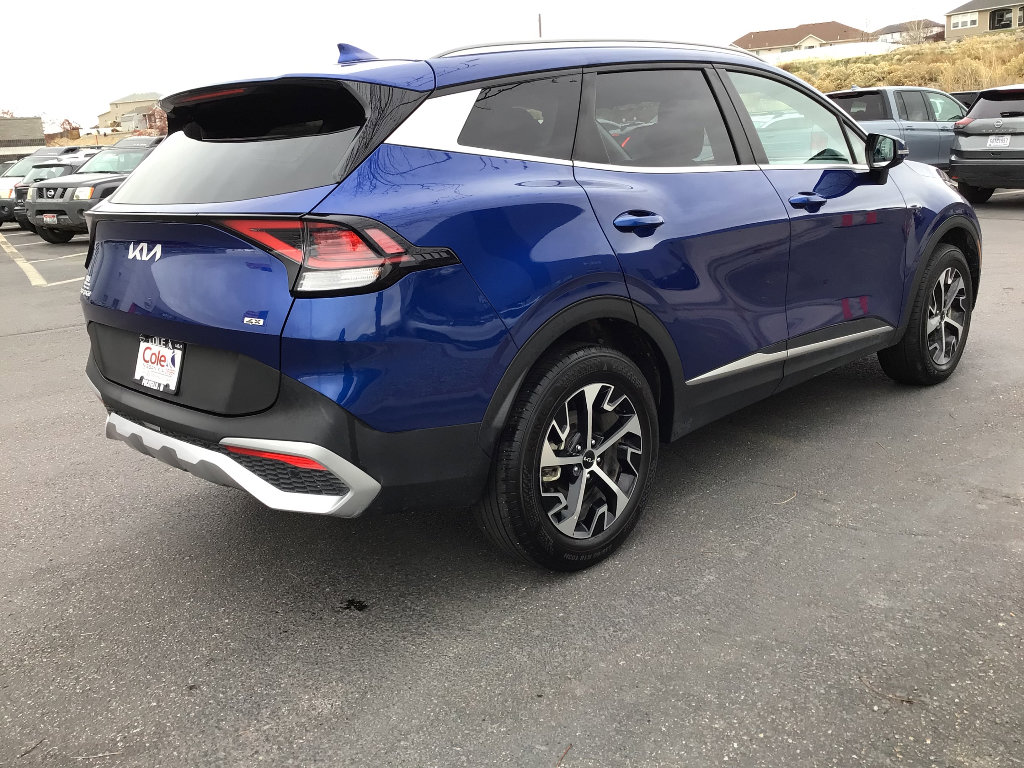 Used 2024 Kia Sportage EX image 4