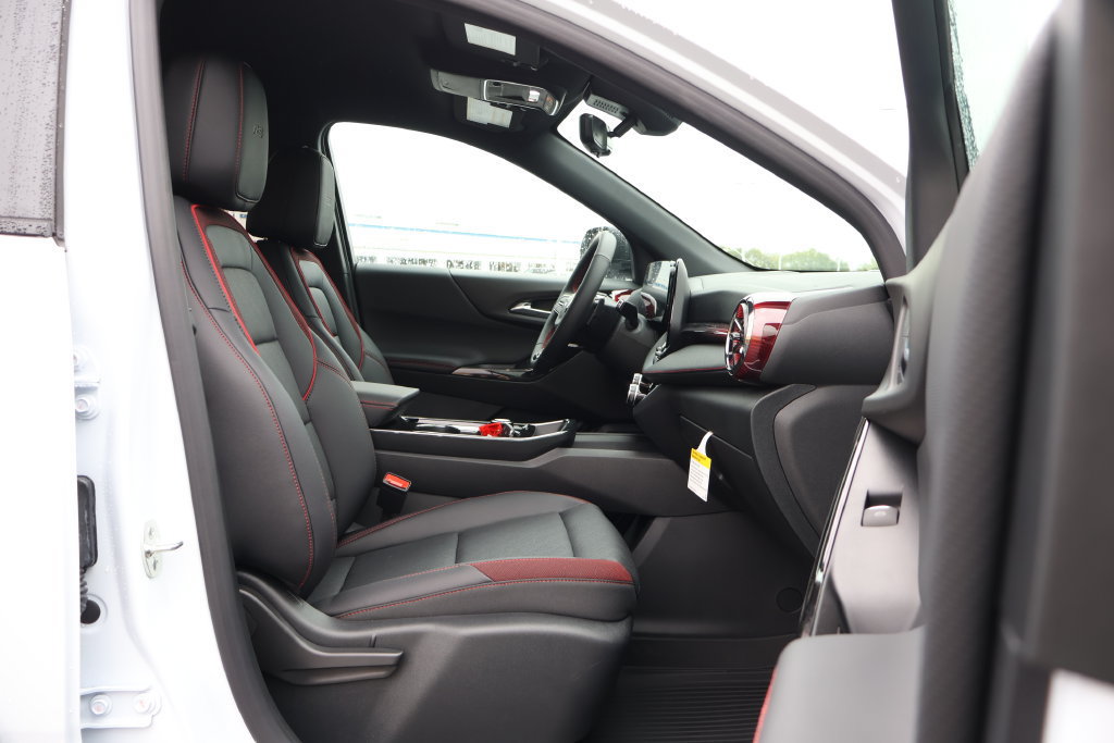New 2027 Chevrolet Equinox RS w/ Safety and Technology Package AWD/4WD image 44