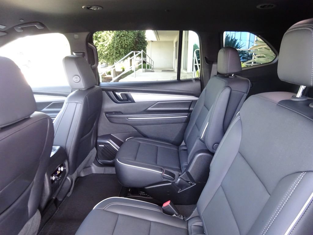 Certified 2025 Buick Enclave Preferred FWD image 23