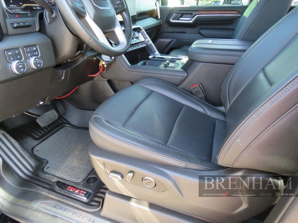 Used 2025 GMC Sierra 3500 Denali w/ Technology Package image 19