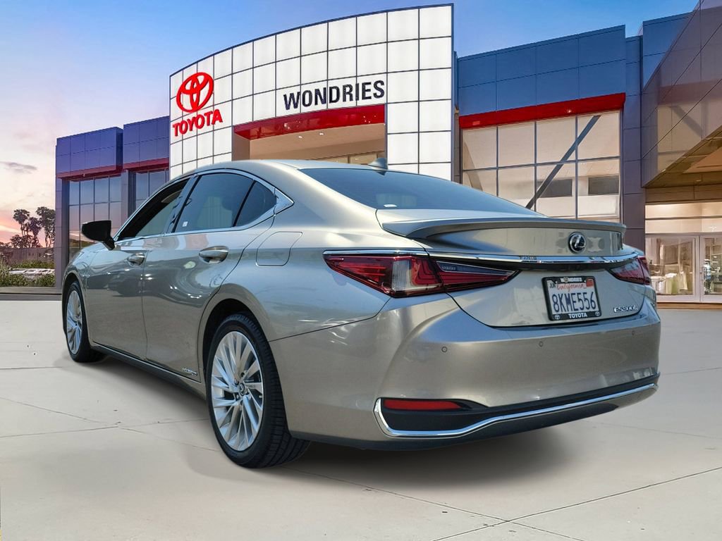 Used 2019 Lexus ES 300h w/ Luxury Package image 6