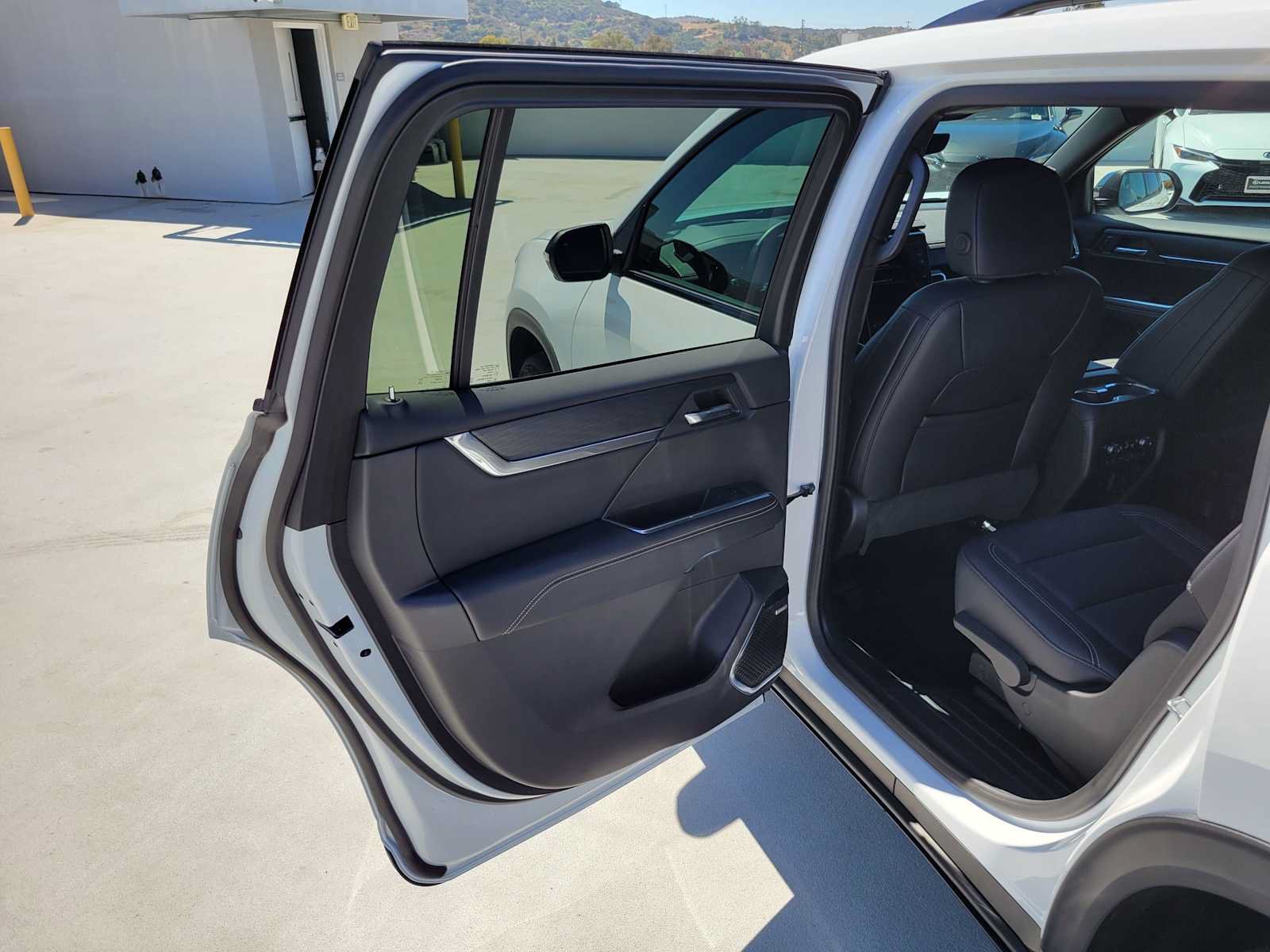 Used 2026 GMC Acadia Elevation w/ Black Edition FWD image 17