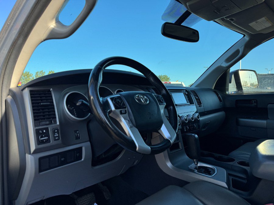 Used 2014 Toyota Sequoia SR5 AWD/4WD image 14